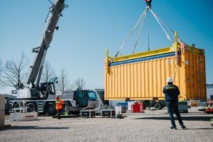ECOL - Liebherr awarded certificate to provide training for the European crane operators licence
